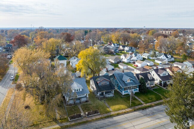 Karstens-City Line is a mostly quiet neighborhood with ready access to amenities to the north.