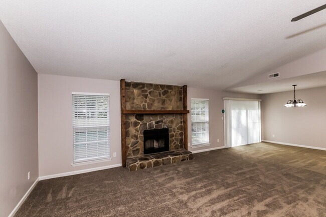 6502 Woodthrush Dr, Charlotte, NC 28227 - photo 5