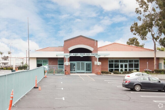 The St. James Elementary School's main entrance in West Torrance, CA.