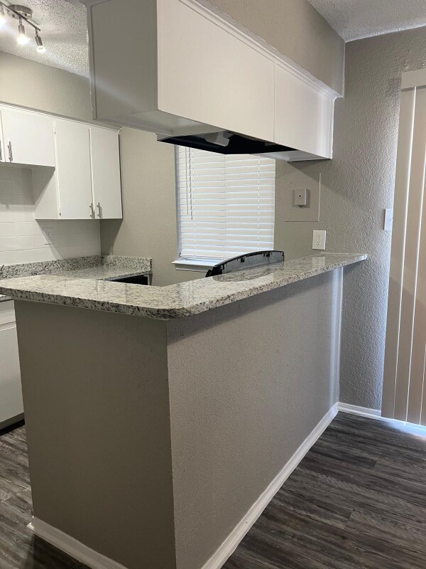 3203 W Walnut Hill Ln unit 2, Irving, TX 75038 - photo 3