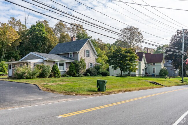 Residents choose East Hampton for modest homes with well manicured lawns.