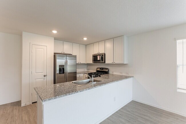 14023 Southton Basin, San Antonio, TX 78223 - photo 7