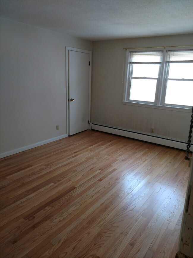 74 Main St unit 4, Yarmouth, ME 04096 - photo 5