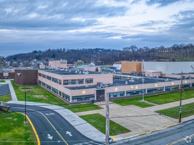 Rochester Area Elementary School is located in a complex with the middle and high schools.