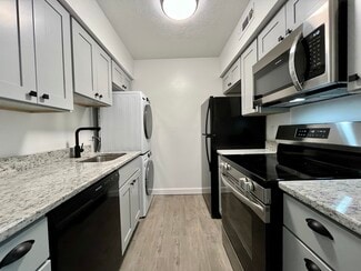 4401 Laurel Rd, Brunswick, OH 44212