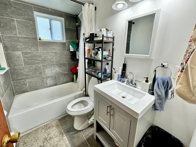 *Pictures are representative samples of the advertised unit. In some cases, the actual units you tou