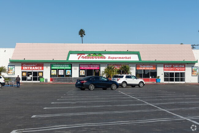 Tresierras Supermarket is a specialty Mexican grocer in Tierra Vista.