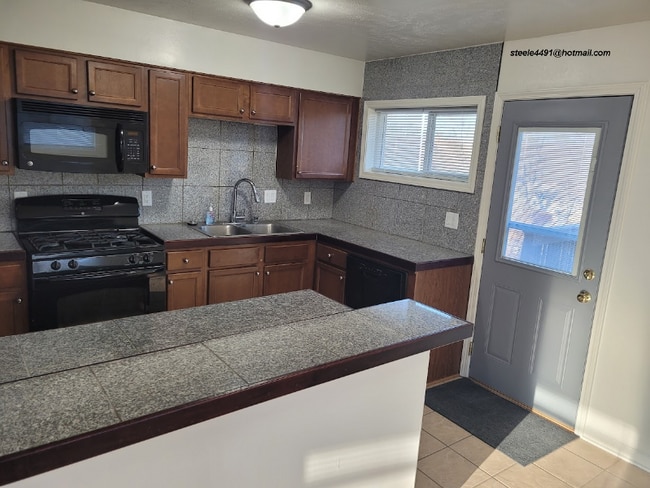 1213 Wilroy Rd, Bellevue, NE 68005 - photo 2