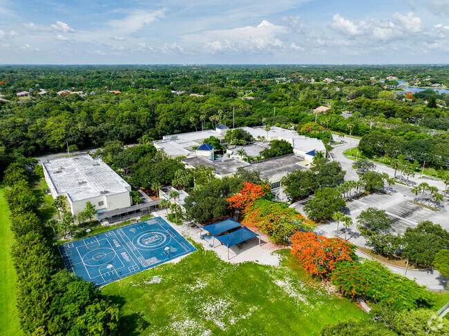 Aerial view of Riverglades Elementary in Parkland.
