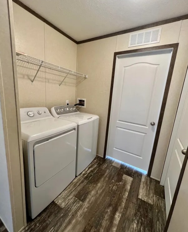 6580 N Hampshire Dr, Holly, MI 48442 - photo 3