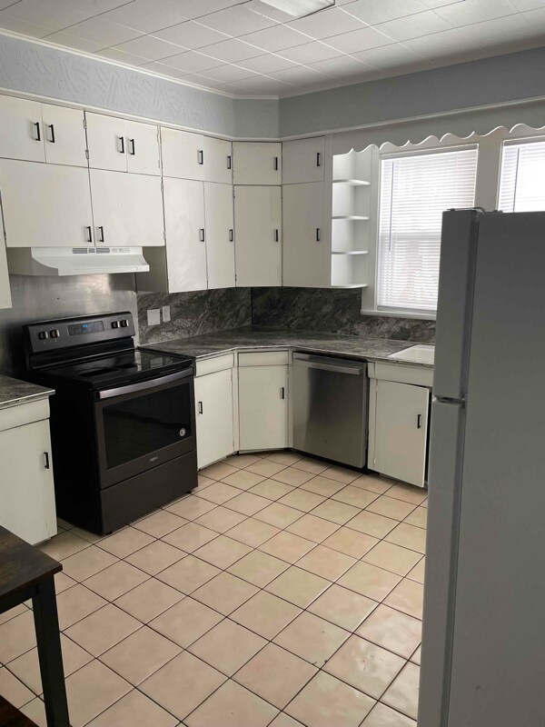 516 Oak St, Kalamazoo, MI 49007