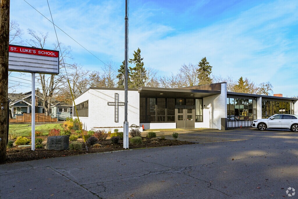 St. Luke School provides education in the neighborhood of 
Woodburn.