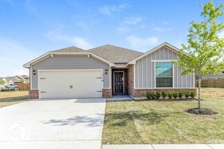824 NW 6th St, Newcastle, OK 73065
