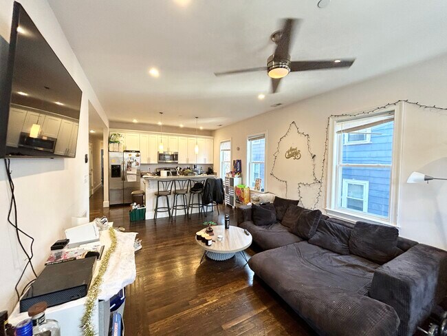 9 Oswald St unit 2, Roxbury Crossing, MA 02120 - photo 4