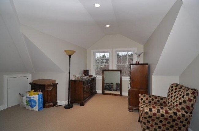 25 Crosby Rd unit 3, Chestnut Hill, MA 02467 - photo 5