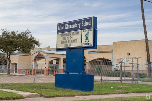Alton Elementary School is located in downtown Alton, Tx.