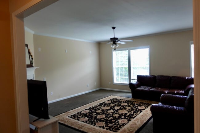 3304 Chastain Gardens Dr NW, Kennesaw, GA 30144 - photo 5