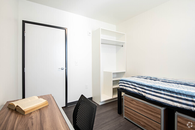 4BR, 2BA - 1012SF