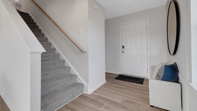 268 Winding Rd unit 36210188, Easton, PA 18040 - photo 2