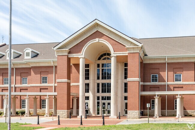 Huffman High School serves students in grades 9-12.