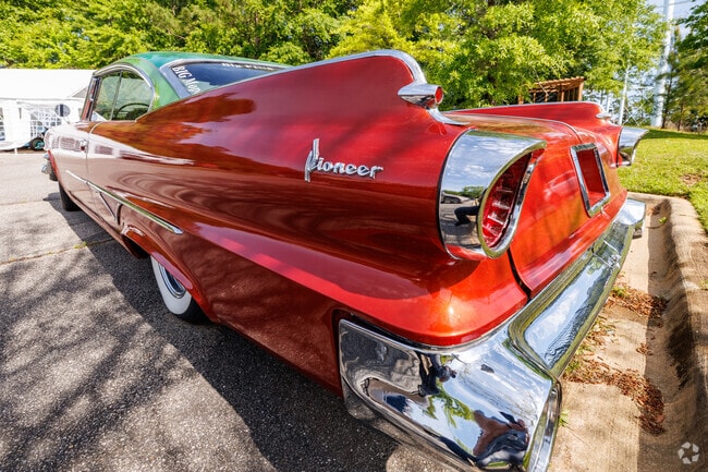Beautiful antique cars on display to benefit charities in Killearn Lakes.