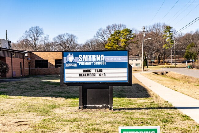 Smyrna Primary School sign