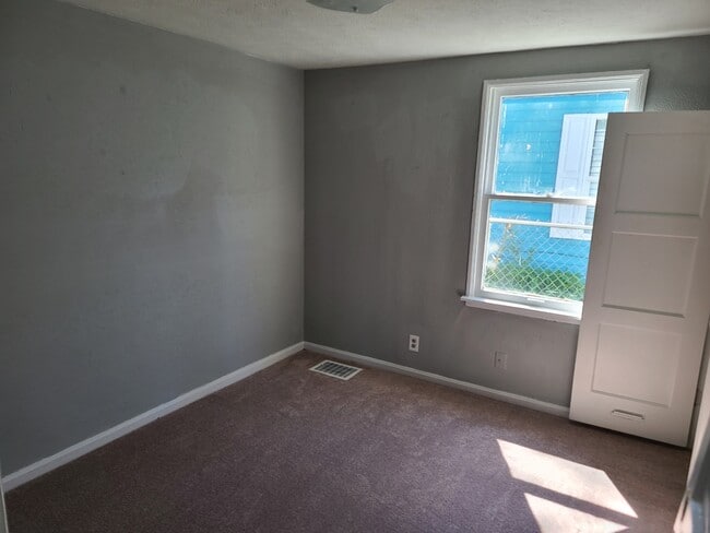 813 Roosevelt St, South Bend, IN 46616 - photo 7