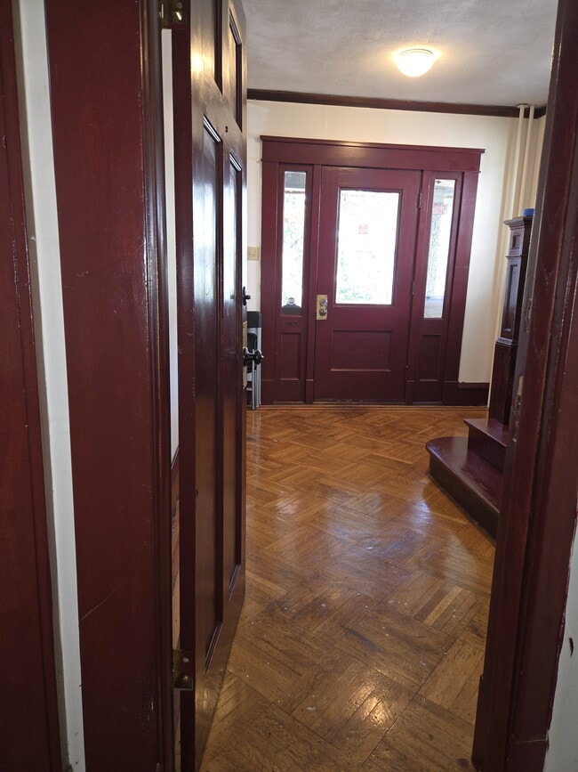 799 Park Ave unit 2 Bedroom 1 bath 799, Albany, NY 12208 - photo 3