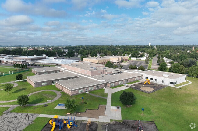 Sauk Centre Elementary School shares its campus with the middle and secondary schools.