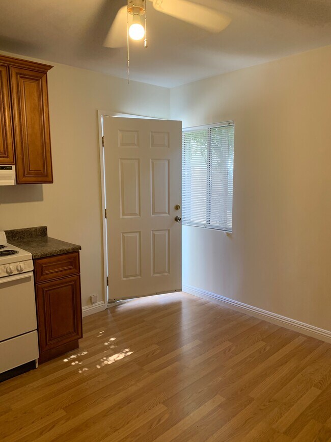 1909 N Hollywood Way, Burbank, CA 91505 - photo 6