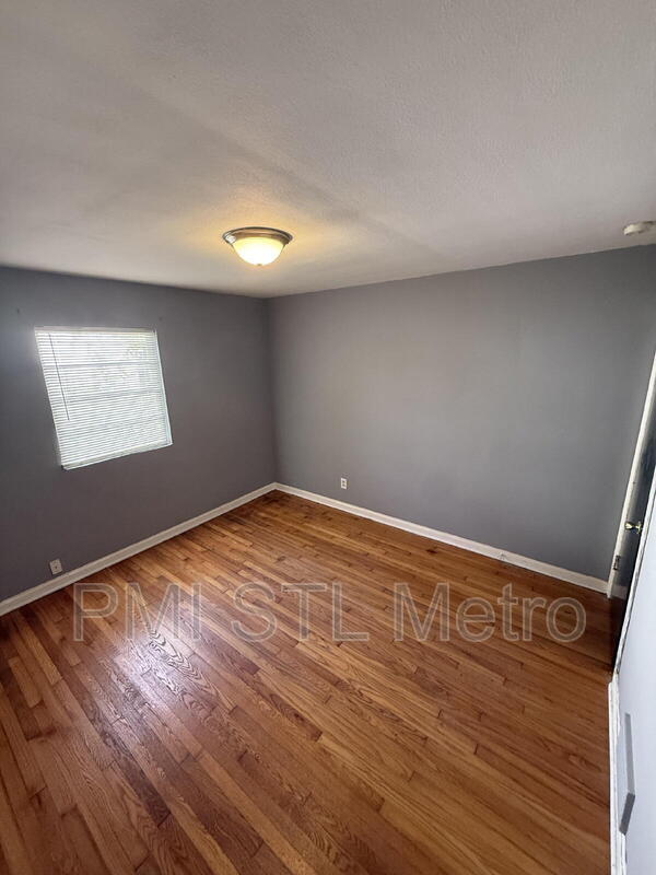 705 Beardsley Ct, Saint Louis, MO 63135 - photo 7