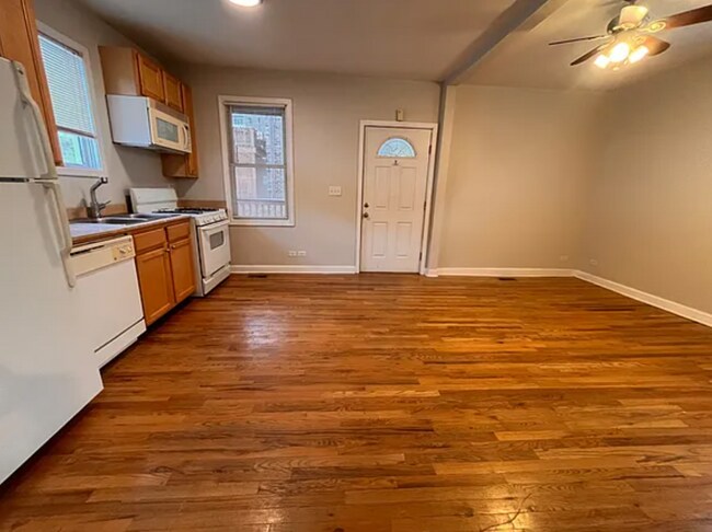 1513 W Erie St unit 1, Chicago, IL 60642 - photo 2