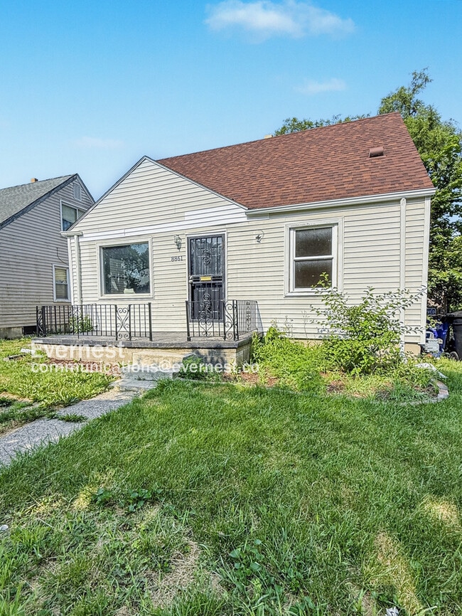 8861 Asbury Park, Detroit, MI 48228