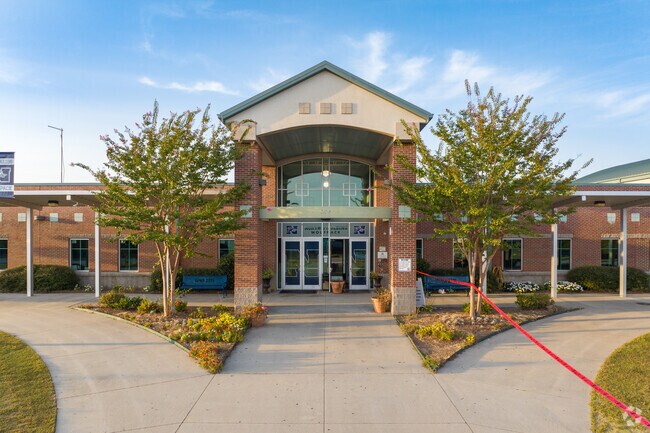 North Paulding High School is an above average, public school located in Dallas, GA.