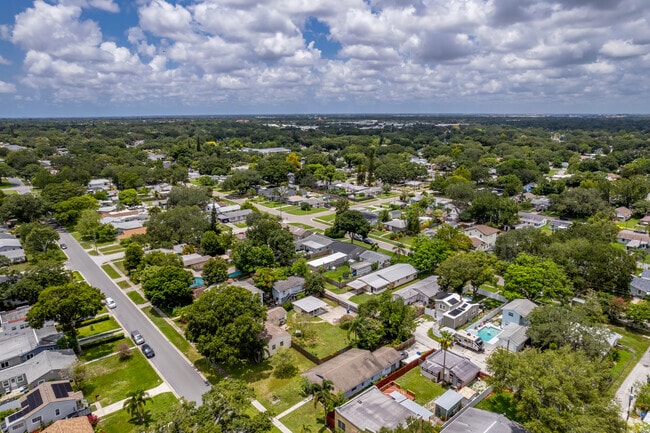 Euclid Heights is a quaint neighborhood that is only ten minutes from downtown St. Petersburg.