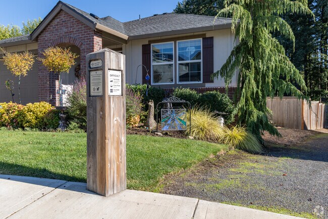 Saum Creek Greenway offers a wooded hike behind the homes of the Tualatin East neighborhood.