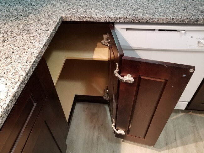 5712 Ridgemont Ln, Chicago Ridge, IL 60415 - photo 6