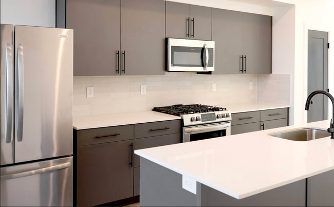 2061 S Main St, Bountiful, UT 84010 - photo 2