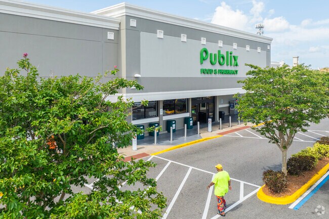 Neighbors are close to several grocery store options like Publix.