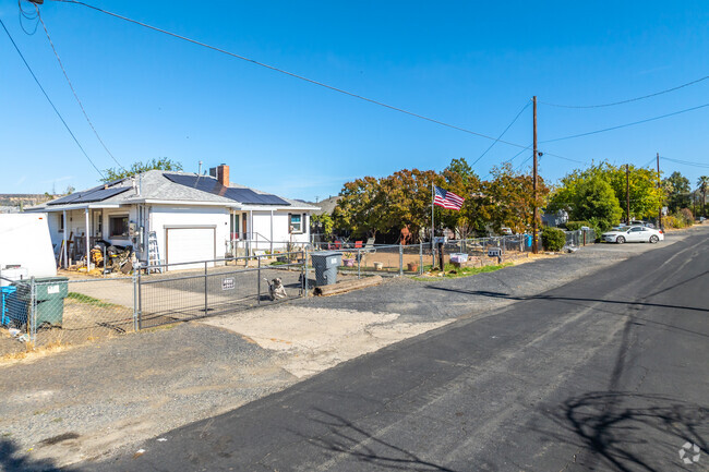 Most homes in Thermalito are ranch-style tract homes.