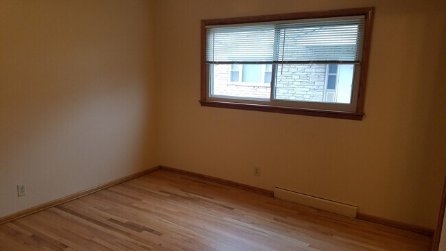 2123 S 108th St unit 3, West Allis, WI 53227 - photo 5