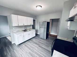 14 Proctor Rd, Manchester, CT 06040