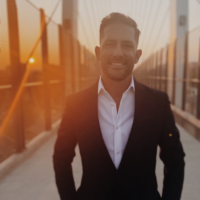 Agent Photo