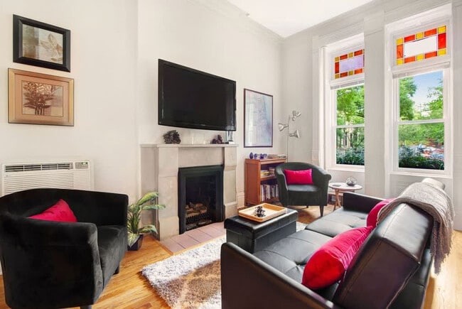 219 W Eugenie St unit ID1360108P, Chicago, IL 60614 - photo 3