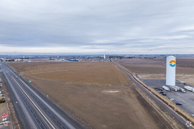 Lots of the land around Moses Lake is farm land.