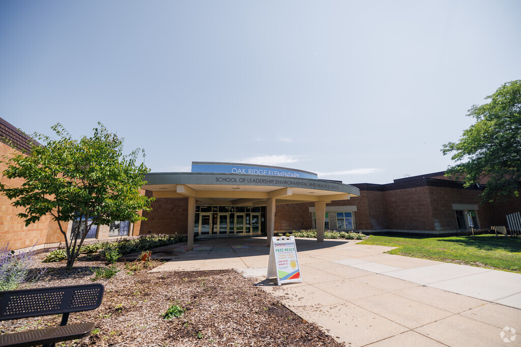 Oak Ridge Elementary School is in the Eagan/Westcott/Inver Grove Heights neighborhood.
