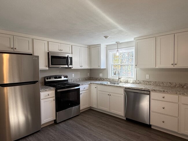 484 Victory Hwy unit 3, North Smithfield, RI 02896 - photo 2