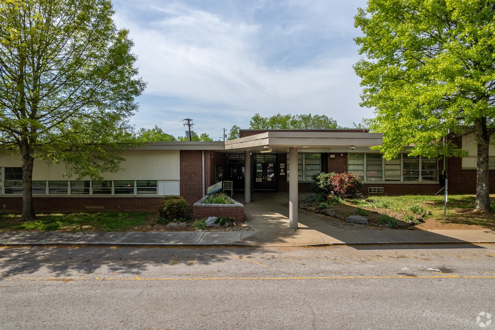 Norwood Elementary School is the only public school in Norwood.