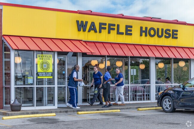 Waffle House serves many guests in Moraine daily.