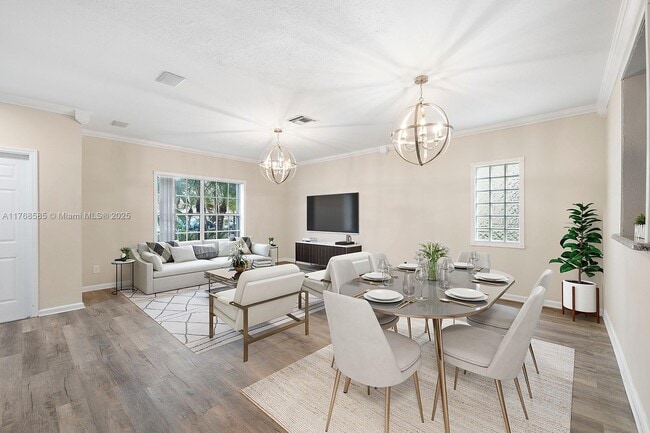 16225 Emerald Cove Rd, Weston, FL 33331 - photo 2